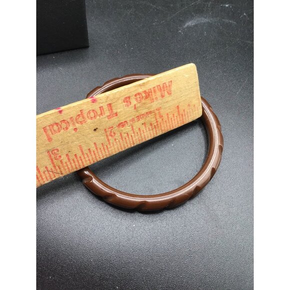 Carved Bakelite Bangle Chocolate Brown Thin Spacer Lines Vintage Bracelet - Picture 5 of 5